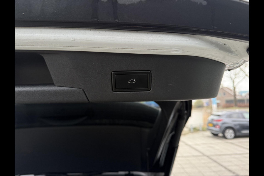 Volkswagen ID.4 Aut. First Max 77 kWh | SoH 91% | Warmtepomp | Trekhaak | Panorama | IQ- Light | 360 Camera |