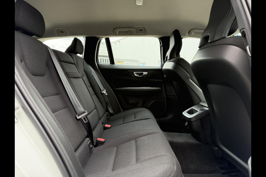 Volvo V60 2.0 B3 Aut. 163pk MHEV Momentum | Trekhaak | Navi | LED | Camera |  LMV |