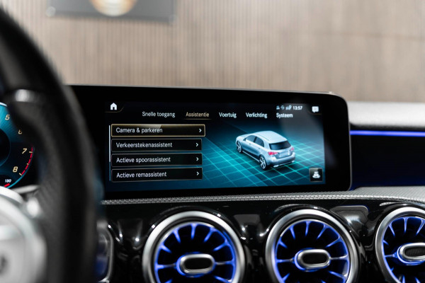 Mercedes-Benz A-Klasse 200 AMG PANO LED CAMERA