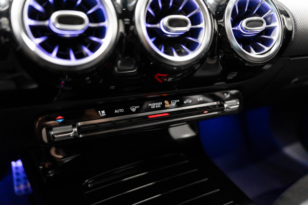 Mercedes-Benz A-Klasse 200 AMG PANO LED CAMERA