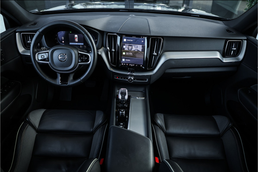 Volvo XC60 2.0 T6 Plug-in hybrid AWD Ultimate Black Edition - Panorama | Memory | Elek. Trekhaak | Stuurverwarming