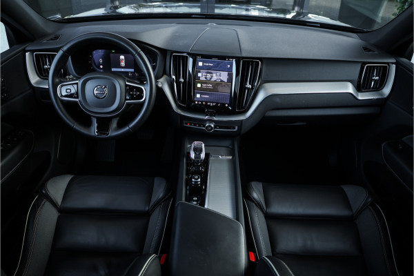 Volvo XC60 2.0 T6 Plug-in hybrid AWD Ultimate Black Edition - Panorama | Memory | Elek. Trekhaak | Stuurverwarming