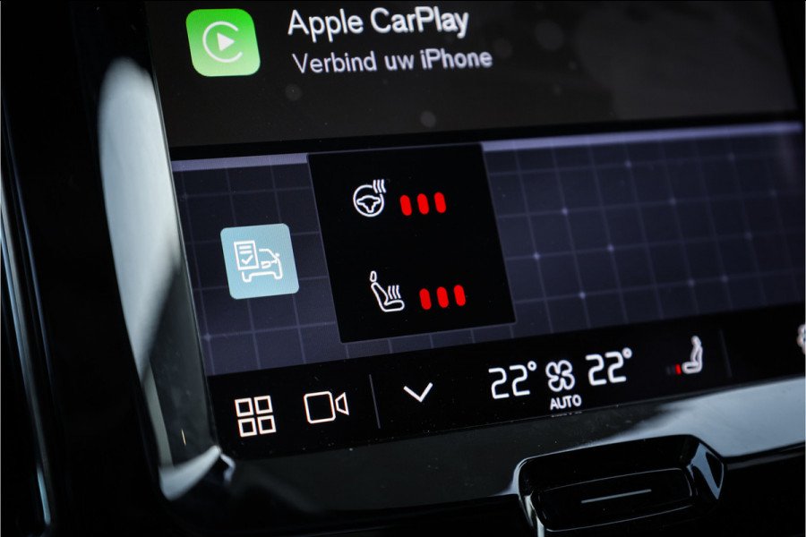 Volvo XC60 2.0 T6 Plug-in hybrid AWD Ultimate Black Edition - Panorama | Memory | Elek. Trekhaak | Stuurverwarming