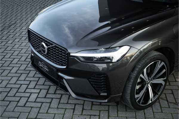 Volvo XC60 2.0 T6 Plug-in hybrid AWD Ultimate Black Edition - Panorama | Memory | Elek. Trekhaak | Stuurverwarming