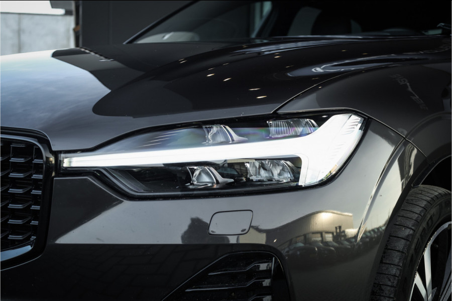 Volvo XC60 2.0 T6 Plug-in hybrid AWD Ultimate Black Edition - Panorama | Memory | Elek. Trekhaak | Stuurverwarming