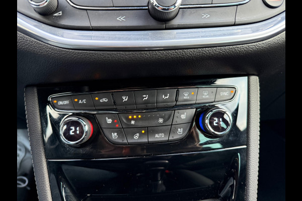 Opel Astra 1.6 Turbo Innovation - Automaat - Navi - Leder - Parkeerhulp - Org.NL