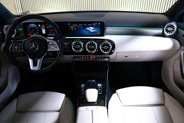 Mercedes-Benz A-Klasse 200 Business Solution AMG PANO MEMORY LANE PDC '18
