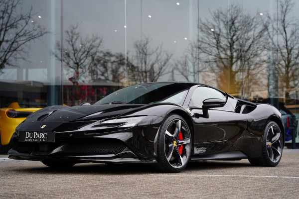 Ferrari SF90 Stradale 4.0 V8 / Carbon Interieur + Exterieur / Lifting
