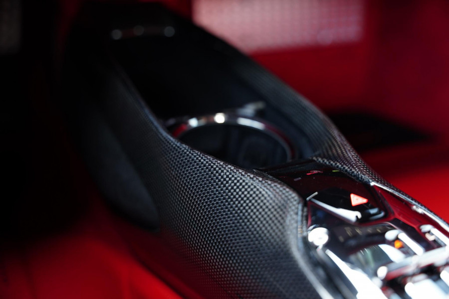 Ferrari SF90 Stradale 4.0 V8 / Carbon Interieur + Exterieur / Lifting