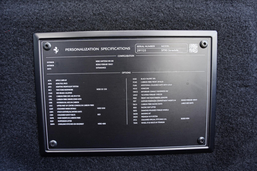 Ferrari SF90 Stradale 4.0 V8 / Carbon Interieur + Exterieur / Lifting