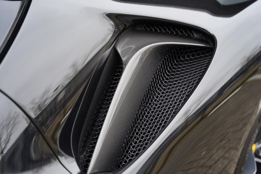 Ferrari SF90 Stradale 4.0 V8 / Carbon Interieur + Exterieur / Lifting