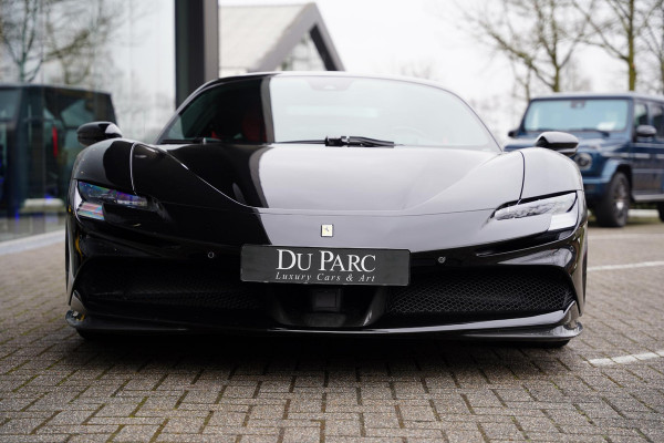 Ferrari SF90 Stradale 4.0 V8 / Carbon Interieur + Exterieur / Lifting