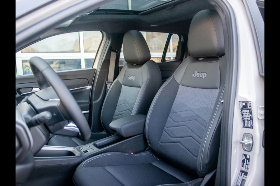 Jeep Avenger Summit 54 kWh | Uit voorraad leverbaar | Schuif/Kanteldak | Winter Pack | Infotainment&Convenience Pack | Warmtepomp