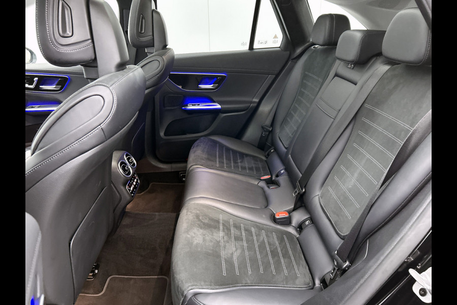 Mercedes-Benz GLC 300 e 4MATIC AMG Plug-In Hybride | 360  graden Camera | Memory seats | Schuifkanteldak | Sfeerverlichting | Chroompakket | Keyless entry Inclusief 24 maanden MB Certified garantie voor Europa.