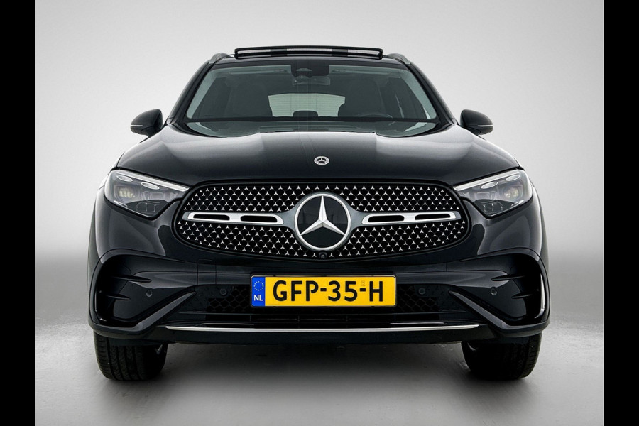 Mercedes-Benz GLC 300 e 4MATIC AMG Plug-In Hybride | 360  graden Camera | Memory seats | Schuifkanteldak | Sfeerverlichting | Chroompakket | Keyless entry Inclusief 24 maanden MB Certified garantie voor Europa.