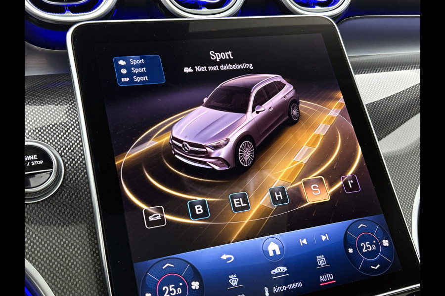 Mercedes-Benz GLC 300 e 4MATIC AMG Plug-In Hybride | 360  graden Camera | Memory seats | Schuifkanteldak | Sfeerverlichting | Chroompakket | Keyless entry Inclusief 24 maanden MB Certified garantie voor Europa.