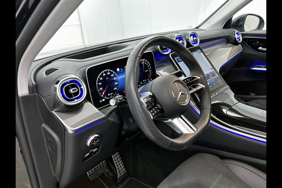 Mercedes-Benz GLC 300 e 4MATIC AMG Plug-In Hybride | 360  graden Camera | Memory seats | Schuifkanteldak | Sfeerverlichting | Chroompakket | Keyless entry Inclusief 24 maanden MB Certified garantie voor Europa.