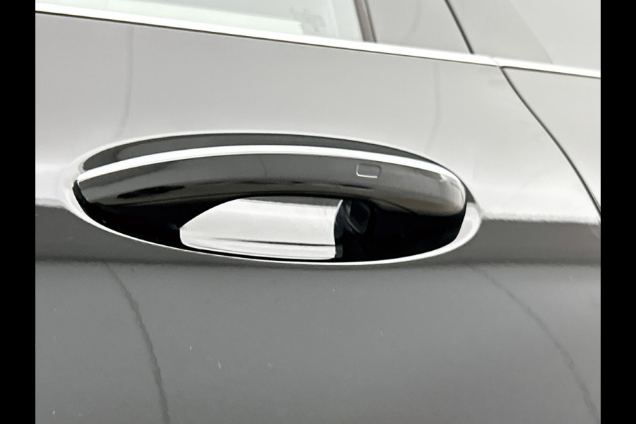 Mercedes-Benz GLC 300 e 4MATIC AMG Plug-In Hybride | 360  graden Camera | Memory seats | Schuifkanteldak | Sfeerverlichting | Chroompakket | Keyless entry Inclusief 24 maanden MB Certified garantie voor Europa.