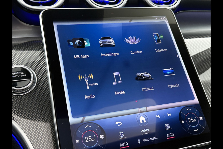 Mercedes-Benz GLC 300 e 4MATIC AMG Plug-In Hybride | 360  graden Camera | Memory seats | Schuifkanteldak | Sfeerverlichting | Chroompakket | Keyless entry Inclusief 24 maanden MB Certified garantie voor Europa.