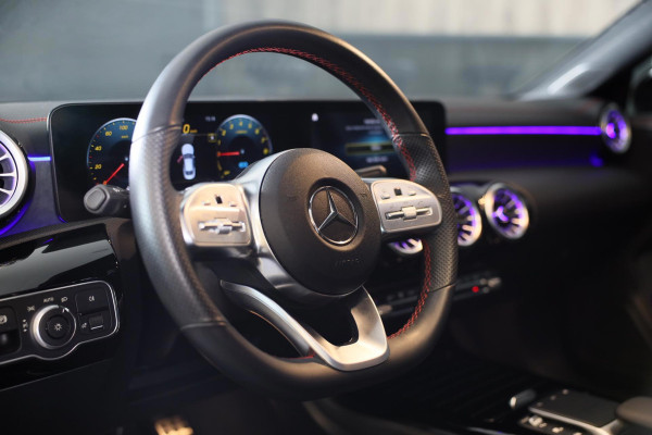 Mercedes-Benz CLA-Klasse 250 e AMG Line / AUT / Digital Cockpit / Cruise Control / Sfeerverlichting / Camera / Pano