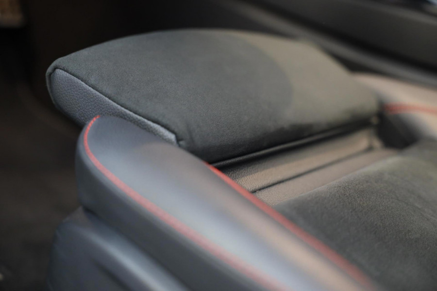 Mercedes-Benz CLA-Klasse 250 e AMG Line / AUT / Digital Cockpit / Cruise Control / Sfeerverlichting / Camera / Pano