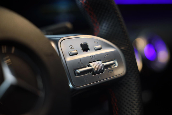 Mercedes-Benz CLA-Klasse 250 e AMG Line / AUT / Digital Cockpit / Cruise Control / Sfeerverlichting / Camera / Pano