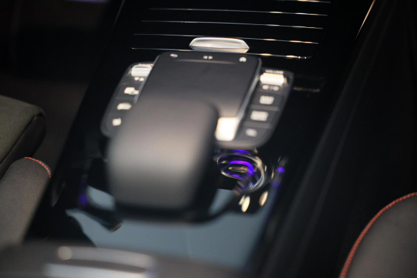 Mercedes-Benz CLA-Klasse 250 e AMG Line / AUT / Digital Cockpit / Cruise Control / Sfeerverlichting / Camera / Pano