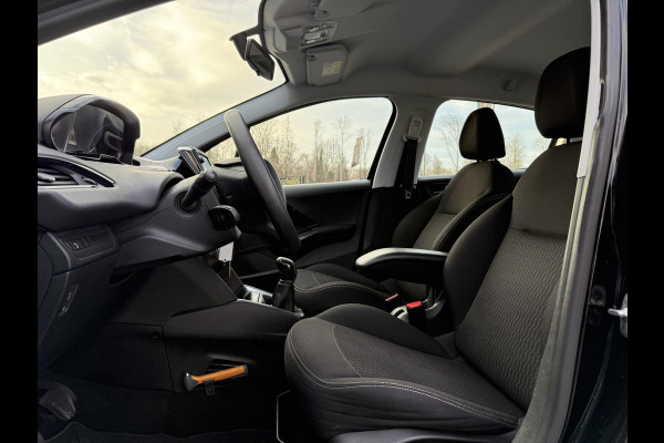Peugeot 208 1.2 PureTech Blue Lion Navi,Airco,Cruise,5 Deurs,N.A.P,Weinig km,D-riem recent vv,Nieuwe Apk bij Aflevering