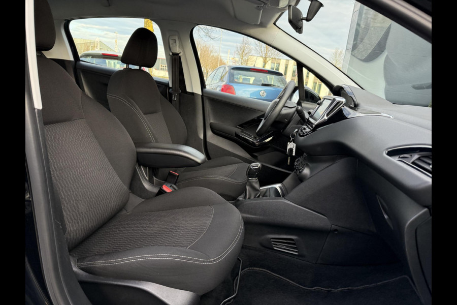 Peugeot 208 1.2 PureTech Blue Lion Navi,Airco,Cruise,5 Deurs,N.A.P,Weinig km,D-riem recent vv,Nieuwe Apk bij Aflevering