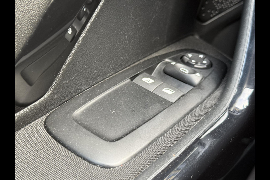 Peugeot 208 1.2 PureTech Blue Lion Navi,Airco,Cruise,5 Deurs,N.A.P,Weinig km,D-riem recent vv,Nieuwe Apk bij Aflevering