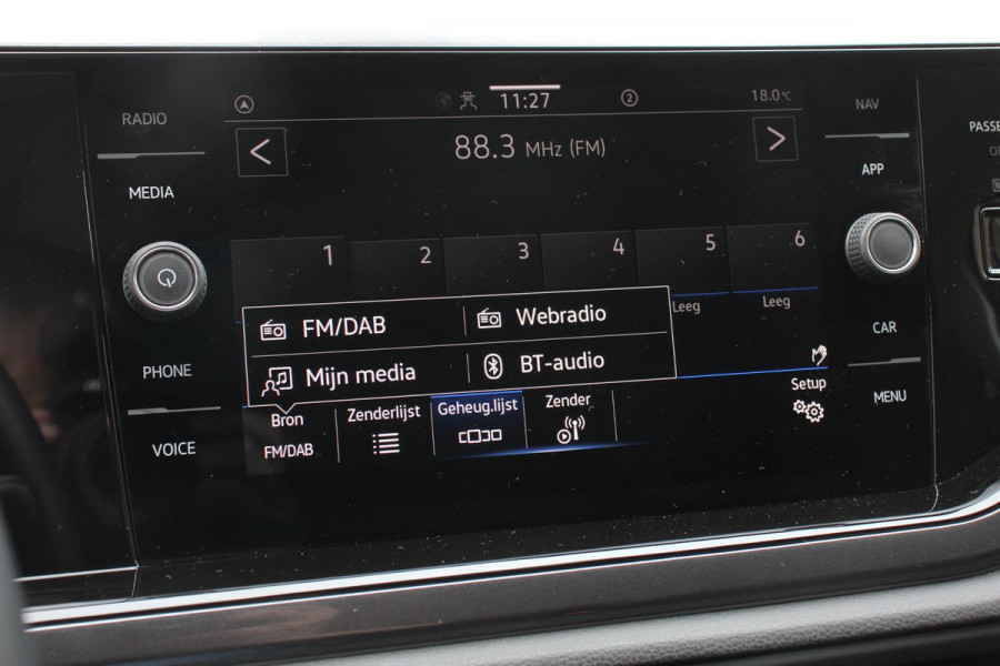 Volkswagen Polo 1.0 TSI 95pk DSG Style | Navigatie | Apple Carplay/Android Auto | Parkeersensoren | Park Assist | Adaptive Cruise Control | Stoelverwarming | Airco | Digitale cockpit