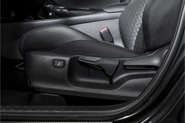 Toyota C-HR 2.0 Hybrid Dynamic | Adapt. Cruise | Stoel-+Stuurverw. | PDC | Camera | NAV+App. Connect | ECC | Afn. Trekhaak | LM 18" |