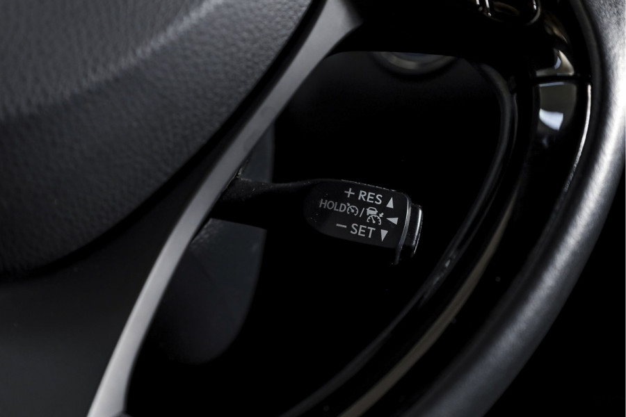 Toyota C-HR 2.0 Hybrid Dynamic | Adapt. Cruise | Stoel-+Stuurverw. | PDC | Camera | NAV+App. Connect | ECC | Afn. Trekhaak | LM 18" |