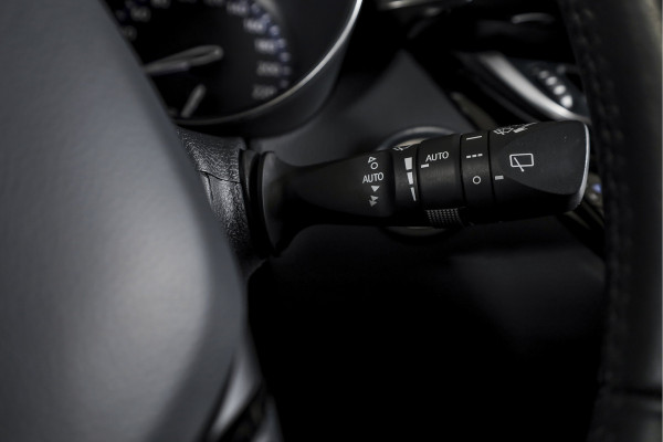 Toyota C-HR 2.0 Hybrid Dynamic | Adapt. Cruise | Stoel-+Stuurverw. | PDC | Camera | NAV+App. Connect | ECC | Afn. Trekhaak | LM 18" |