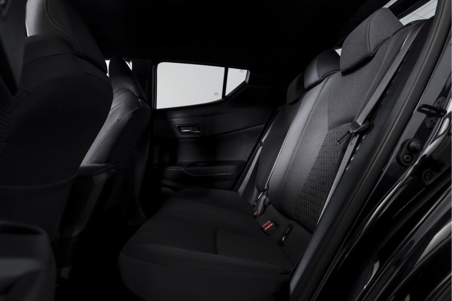 Toyota C-HR 2.0 Hybrid Dynamic | Adapt. Cruise | Stoel-+Stuurverw. | PDC | Camera | NAV+App. Connect | ECC | Afn. Trekhaak | LM 18" |
