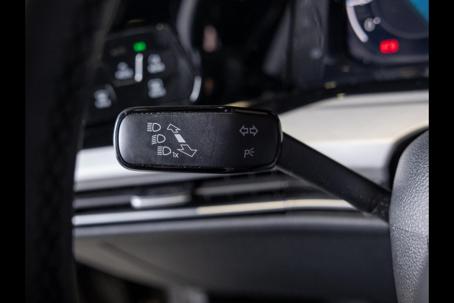 Volkswagen Golf 1.0 TSI Life / 110pk / Cruise / Airco / Klimaatregeling / Navigatie / Apple Carplay