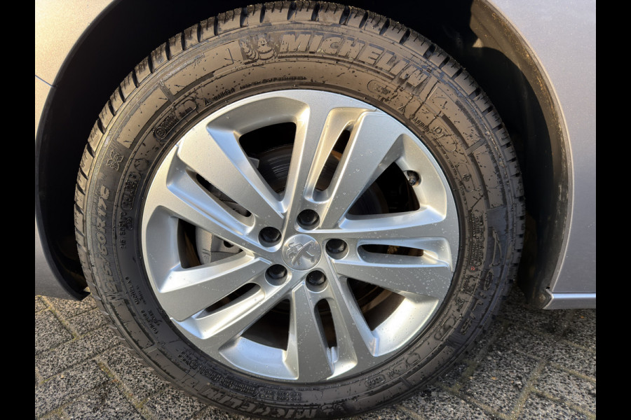 Peugeot e-Expert DC 75 kWh (Stoelverwarming - 2x Schuifdeuren - Keyless Entry - Laadruimte betimmering - Automatische Airco - Navigatie - Parkeer