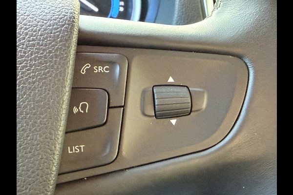 Peugeot e-Expert DC 75 kWh (Stoelverwarming - 2x Schuifdeuren - Keyless Entry - Laadruimte betimmering - Automatische Airco - Navigatie - Parkeer