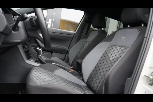 Volkswagen Polo 1.0 TSI 3x R-Line 110PK AUTOMAAT-ACC-CAMERA-CARPLAY-DAB-GROOT NAVI-IQ LIGHT-KEYLESS-VIRTUEEL