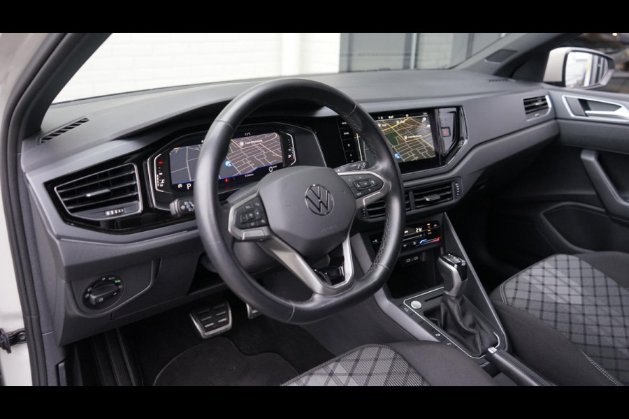 Volkswagen Polo 1.0 TSI 3x R-Line 110PK AUTOMAAT-ACC-CAMERA-CARPLAY-DAB-GROOT NAVI-IQ LIGHT-KEYLESS-VIRTUEEL
