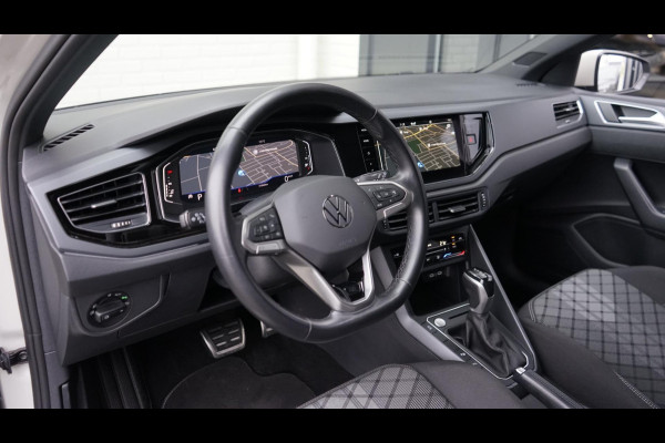 Volkswagen Polo 1.0 TSI 3x R-Line 110PK AUTOMAAT-ACC-CAMERA-CARPLAY-DAB-GROOT NAVI-IQ LIGHT-KEYLESS-VIRTUEEL