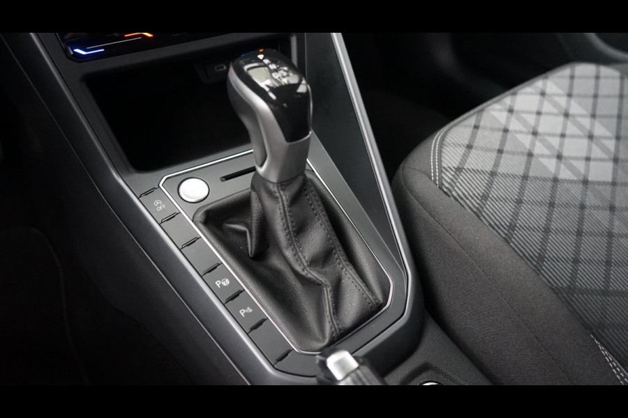 Volkswagen Polo 1.0 TSI 3x R-Line 110PK AUTOMAAT-ACC-CAMERA-CARPLAY-DAB-GROOT NAVI-IQ LIGHT-KEYLESS-VIRTUEEL