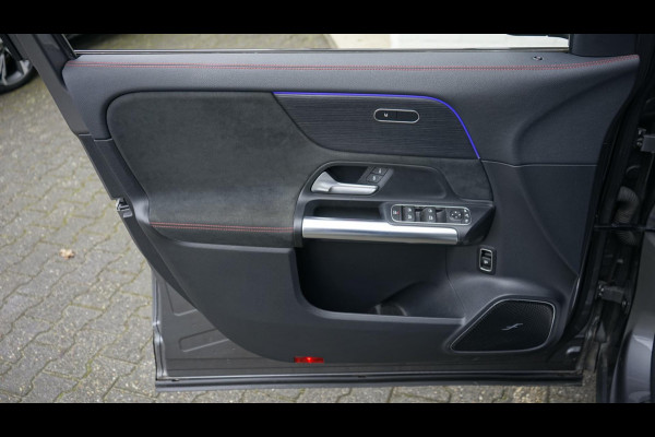 Mercedes-Benz GLA 250 4MATIC AMG NIGHT AUTOMAAT-360 CAMERA-AMBIANCE-BURMESTER-KEYLESS-NAVIGATIE-PANO-WINTER-Etc.