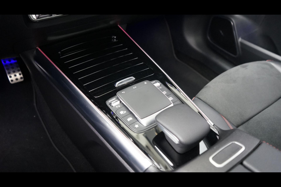 Mercedes-Benz GLA 250 4MATIC AMG NIGHT AUTOMAAT-360 CAMERA-AMBIANCE-BURMESTER-KEYLESS-NAVIGATIE-PANO-WINTER-Etc.