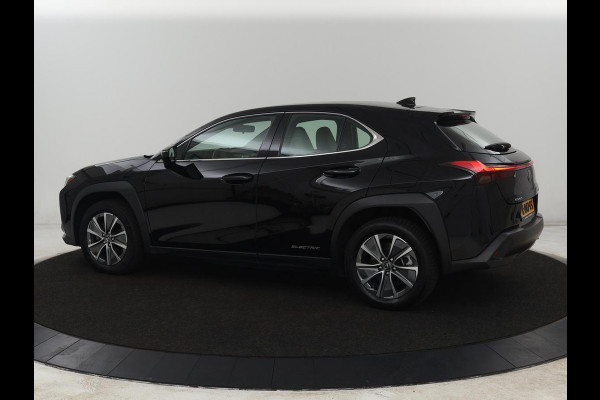 Lexus UX 300e 54 kWh | Alcantara | Adaptive cruise | Carplay | Full LED | Elektrische stoelen | Climate control | Bluetooth | DAB