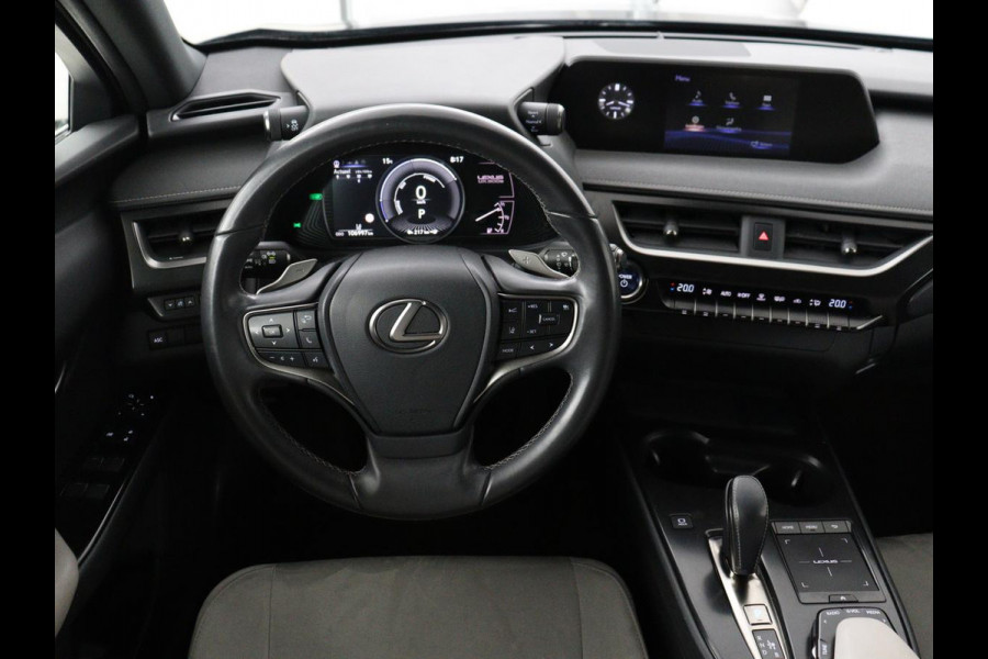 Lexus UX 300e 54 kWh | Alcantara | Adaptive cruise | Carplay | Full LED | Elektrische stoelen | Climate control | Bluetooth | DAB