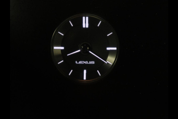 Lexus UX 300e 54 kWh | Alcantara | Adaptive cruise | Carplay | Full LED | Elektrische stoelen | Climate control | Bluetooth | DAB