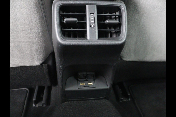 Lexus UX 300e 54 kWh | Alcantara | Adaptive cruise | Carplay | Full LED | Elektrische stoelen | Climate control | Bluetooth | DAB