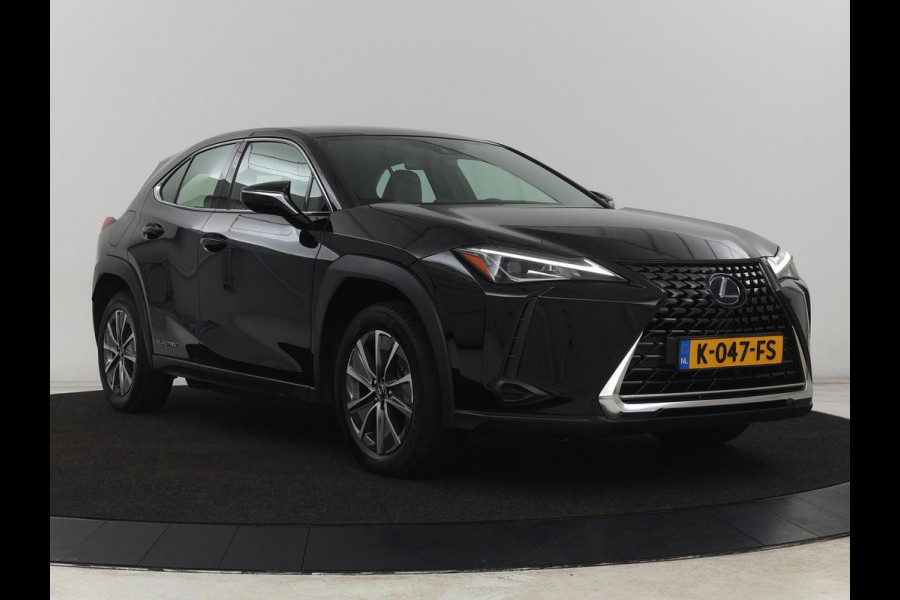 Lexus UX 300e 54 kWh | Alcantara | Adaptive cruise | Carplay | Full LED | Elektrische stoelen | Climate control | Bluetooth | DAB