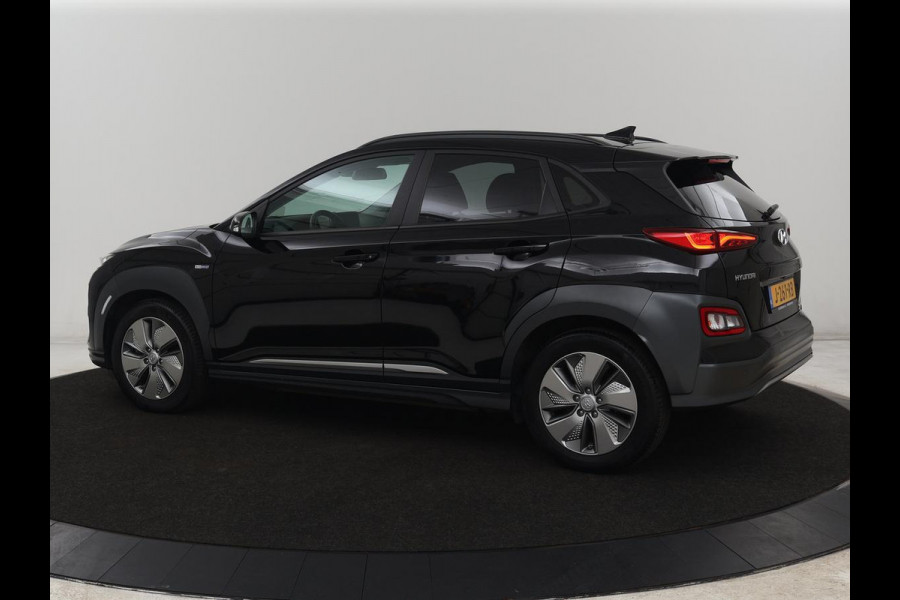 Hyundai Kona EV Fashion 64 kWh | SOH 100% | 3 Fase | Head-Up | Camera | Adaptive cruise | Krell Audio | Wamtepomp | Carplay | Navigatie | Bluetooth